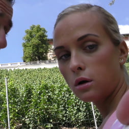Shanie Ryan in 'VIP 4K' She almost lost her wallet but found crazy sex (Thumbnail 64)